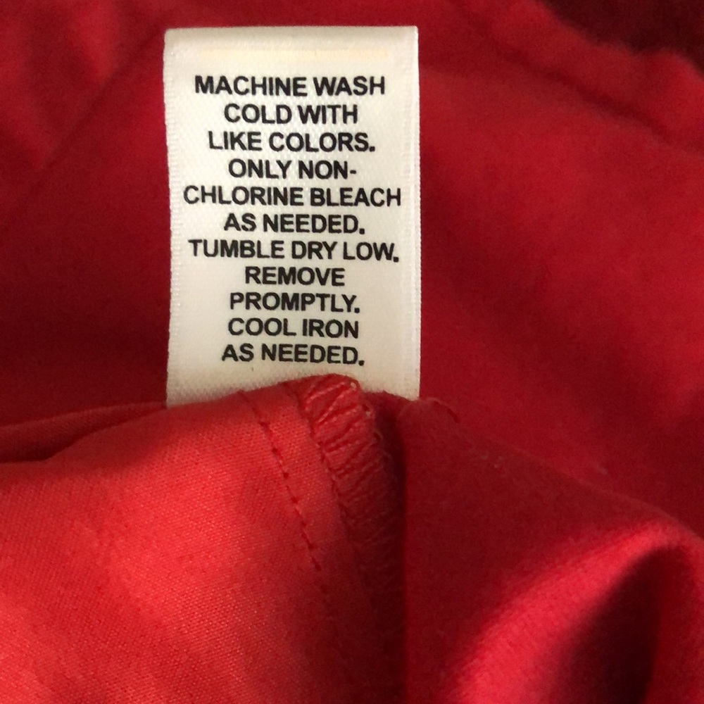 Red Crop Capri Pants in excellent condition! - Picture 6 of 8